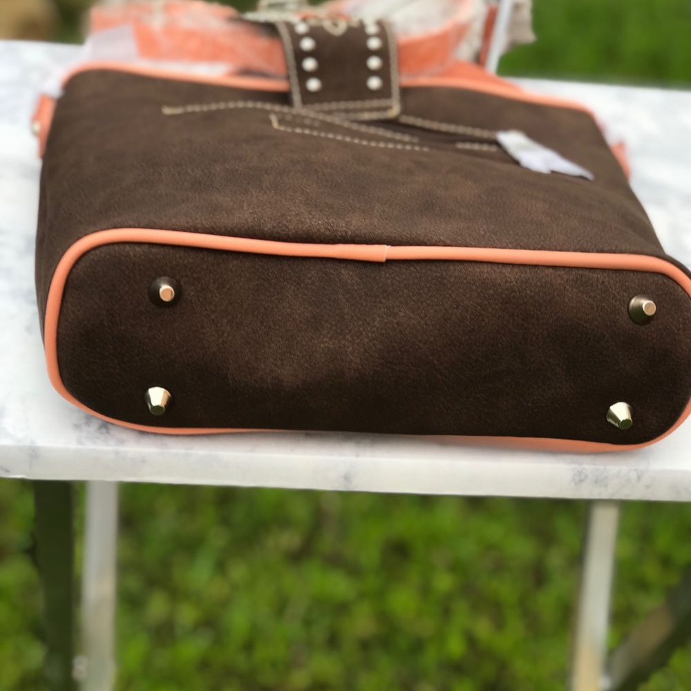 Montana West buckle Floral Crossbody - Picture 7 of 7
